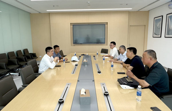 公司组织考察团到越南考察 针对意向项目与合作方进行深入洽谈