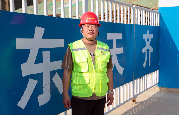 用真诚和服务感动客户　靠专业和品质赢得市场——项目经理张廷伟八桂大地浇筑公海彩船品牌