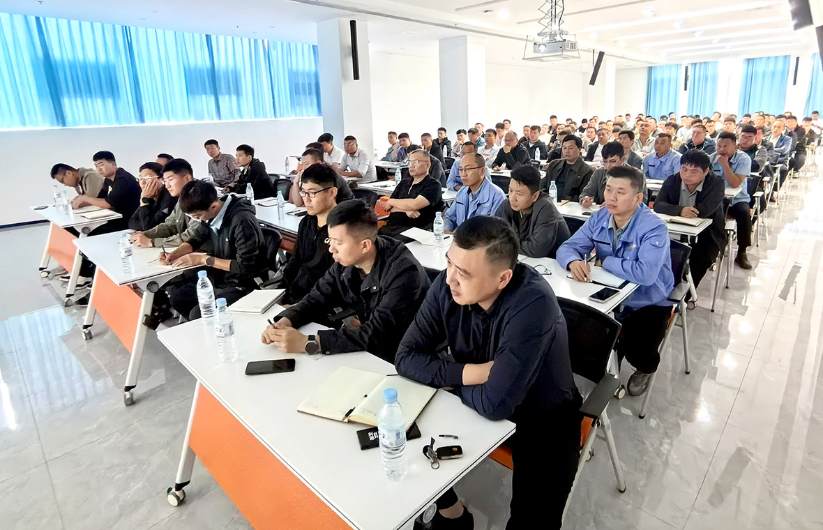 集团召开2025年度质量月培训暨现场观摩活动      坚持以卓越品质赋能高质量开展