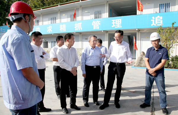 山东省住建厅副厅长麻鹏飞一行赴淄博分公司施工项目现场调研