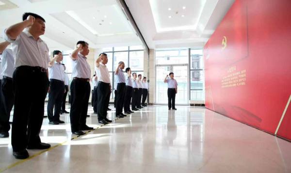 学党史 悟思想 办实事 开新局 公海赌赌船集团党委组织开展“庆祝中国** 成立 100 周年”系列党建活动