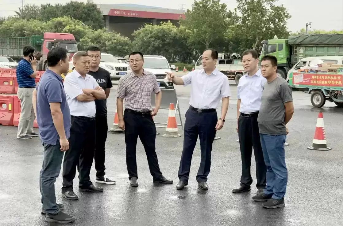 王瑛视察威海1.jpg