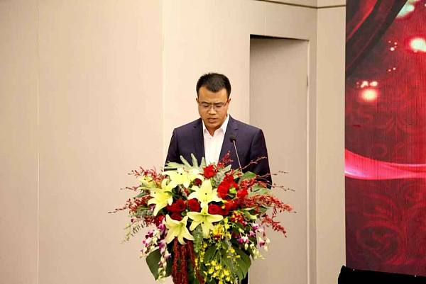 公海赌赌船商学院成立11.jpg