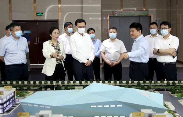 淄博市副市长沙向东一行到公海赌赌船汽车博览园调研