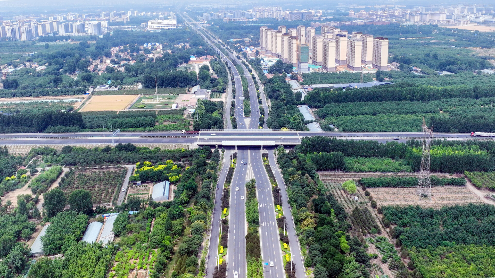 淄博市联通路（学院东路一金晶大道）提升改造工程一标段（泰山杯、安全文明标准化工地）