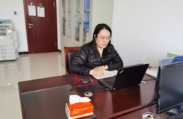 巾帼迎春绽芳华——访公海赌赌船集团 2022 年度“三八红旗手”马虹敏
