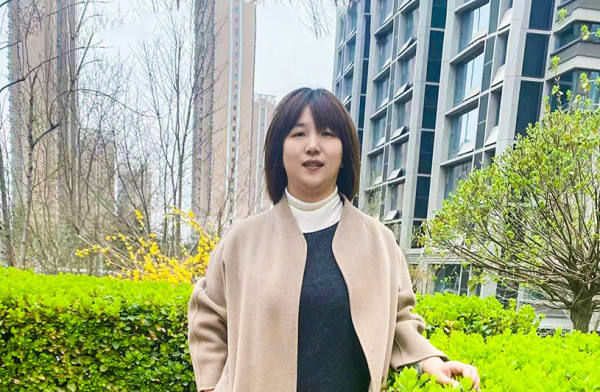 巾帼迎春绽芳华——访公海赌赌船集团 2022 年度“三八红旗手”胡丽萍