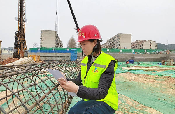 巾帼迎春绽芳华——访公海赌赌船集团 2022 年度“三八红旗手”  宫竹