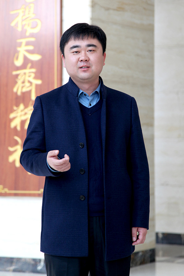 刘林伟.jpg 刘林伟.jpg