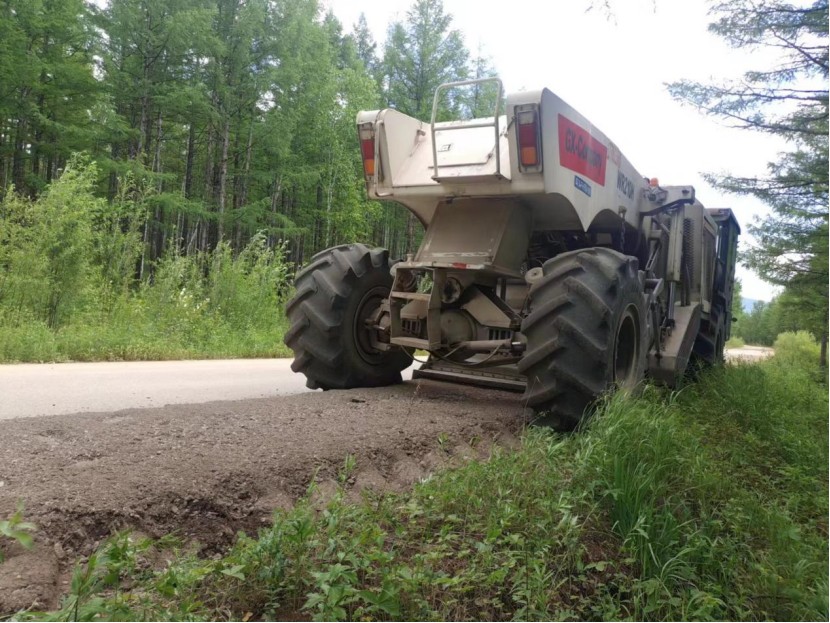 水穩(wěn)碎石路面破碎 1660544324333661.jpg