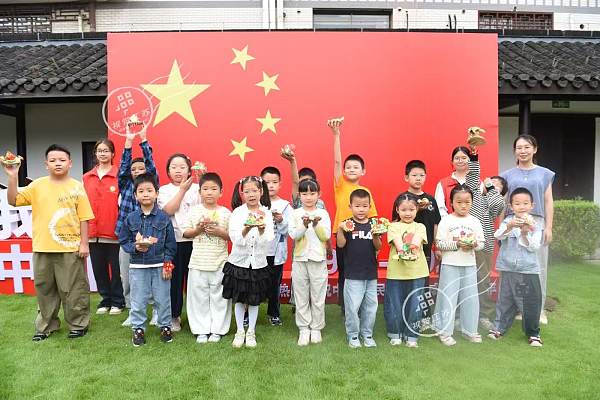 迎国庆寻八怪