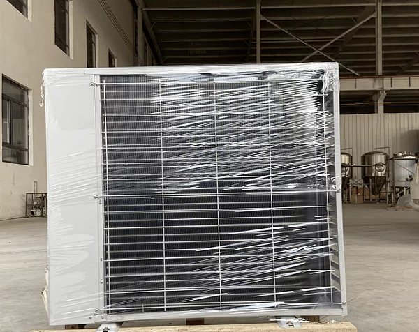 1. 3HP, Working power: 2.8 KW/unit.</br>2. Internal compressor brand is USA Copeland.</br>3. Copland vortex compressor, more durable, refrigeration effect</br>4. Medium: Environmental protection refrigerants R404A</br>5.Dimension=900*800*750mm