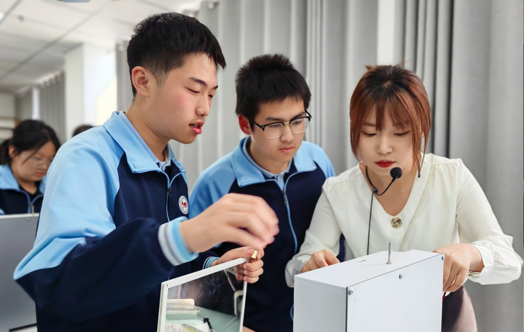 学生作品 | 以生涯规划为炬，赴青春成长之约