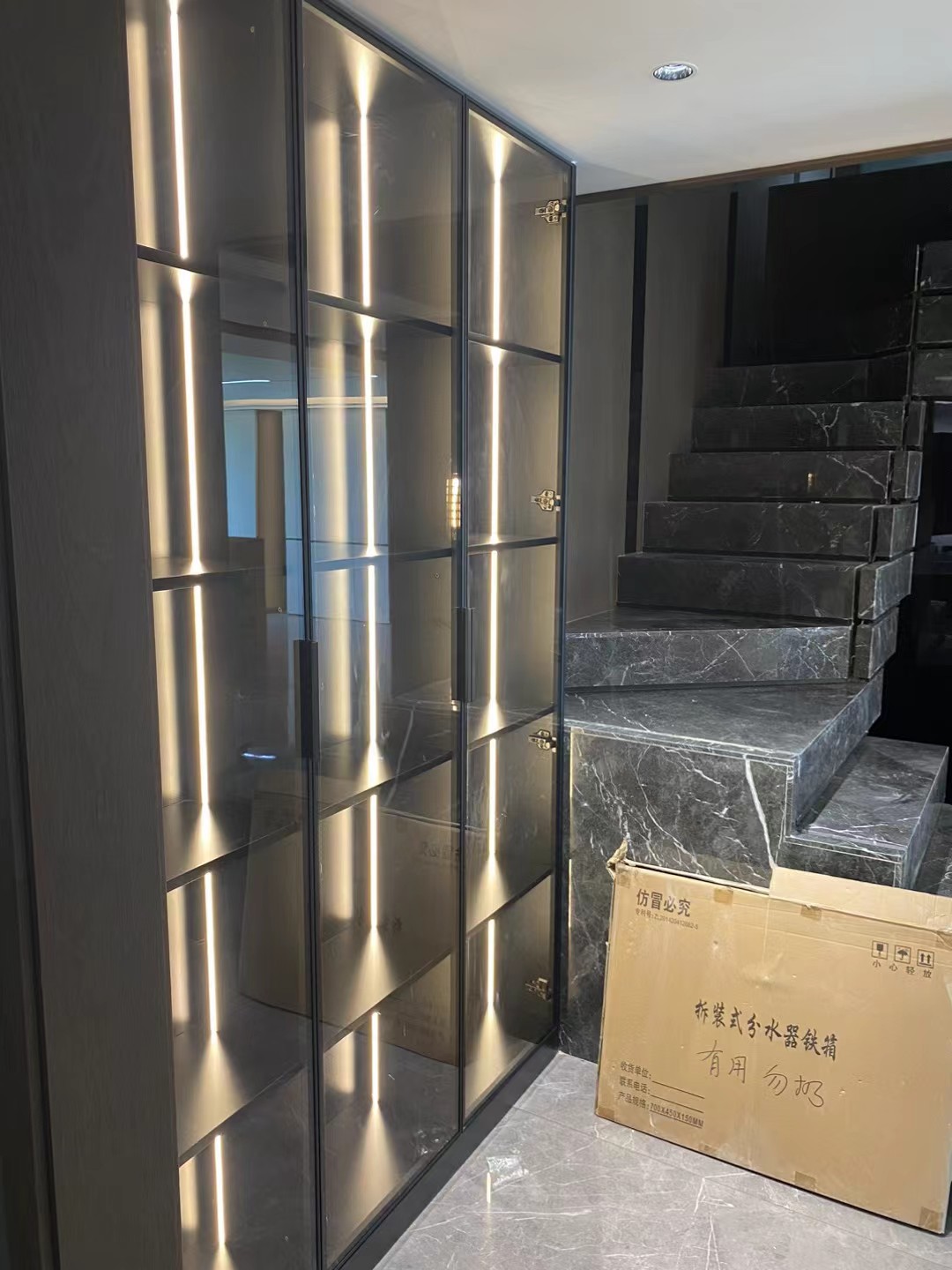 展示柜（酒柜/手办柜/装饰展示柜/书房陈列柜）