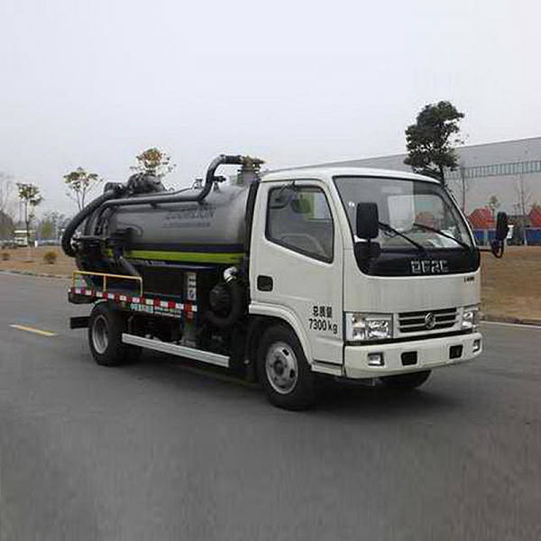 吸粪车