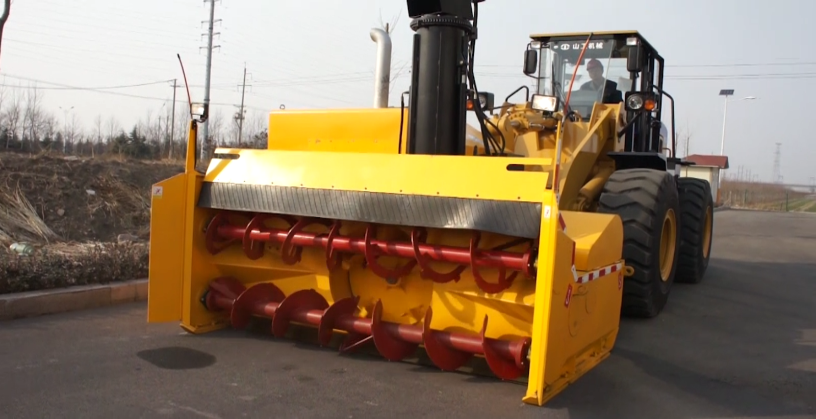 扫雪机设备在维护时需要注意哪些细节