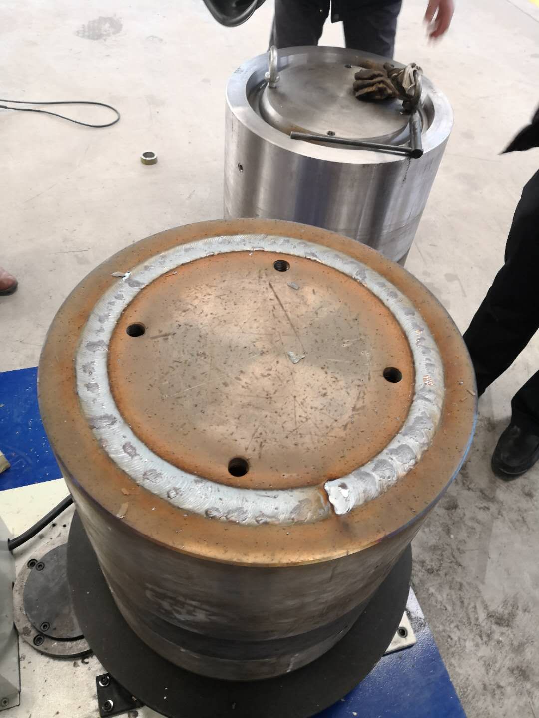 千斤顶油缸焊接