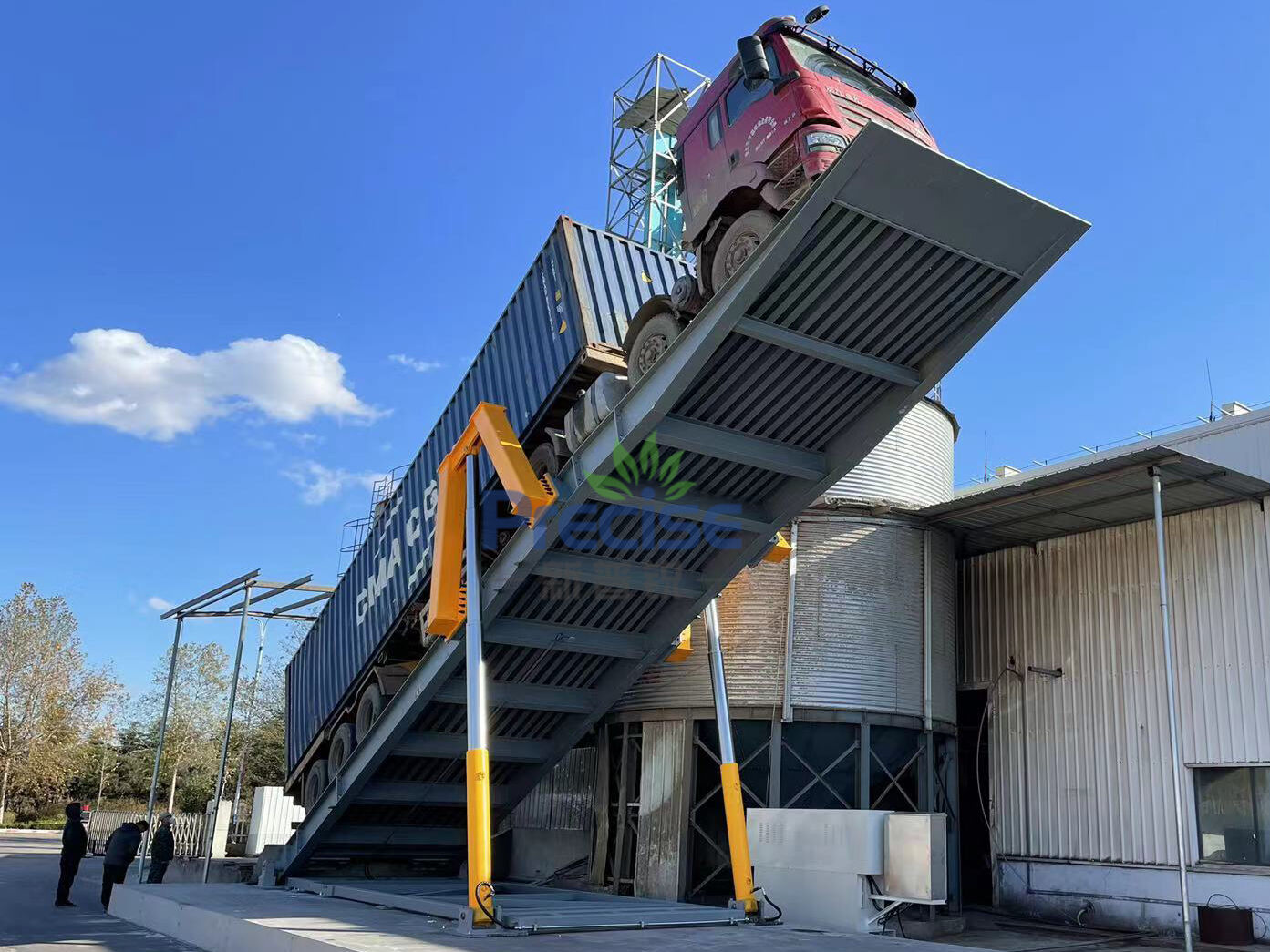 无基坑地上式液压翻板