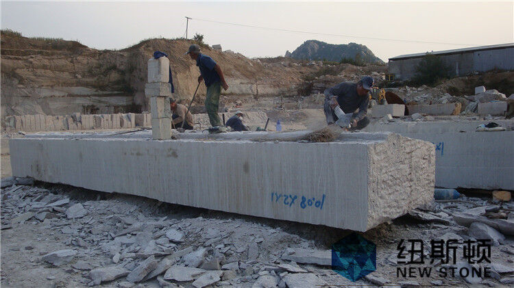 五莲红门牌石雕刻