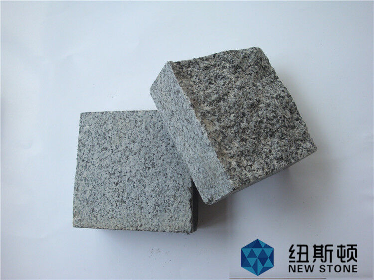 花岗岩块石