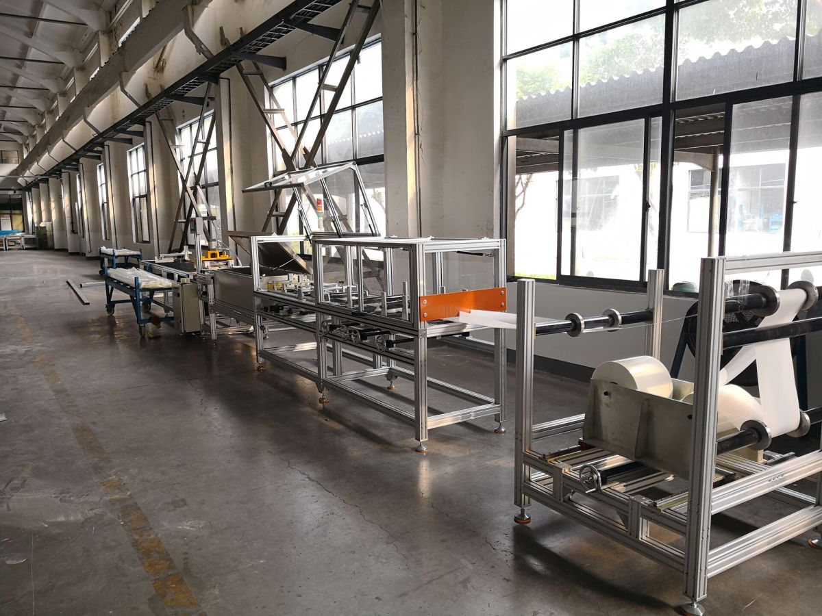 Right view:forming machine for mylar