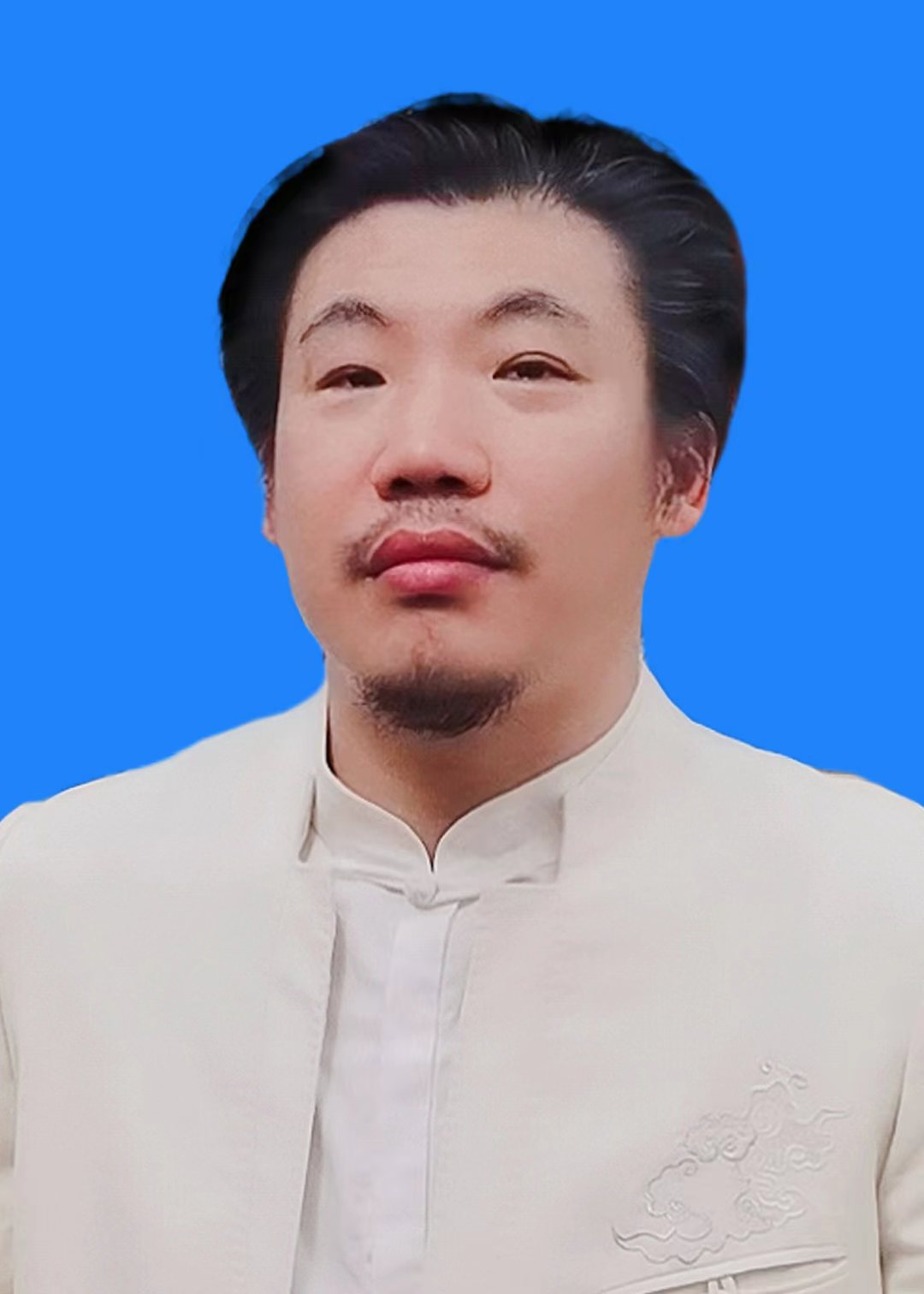 王伟.png