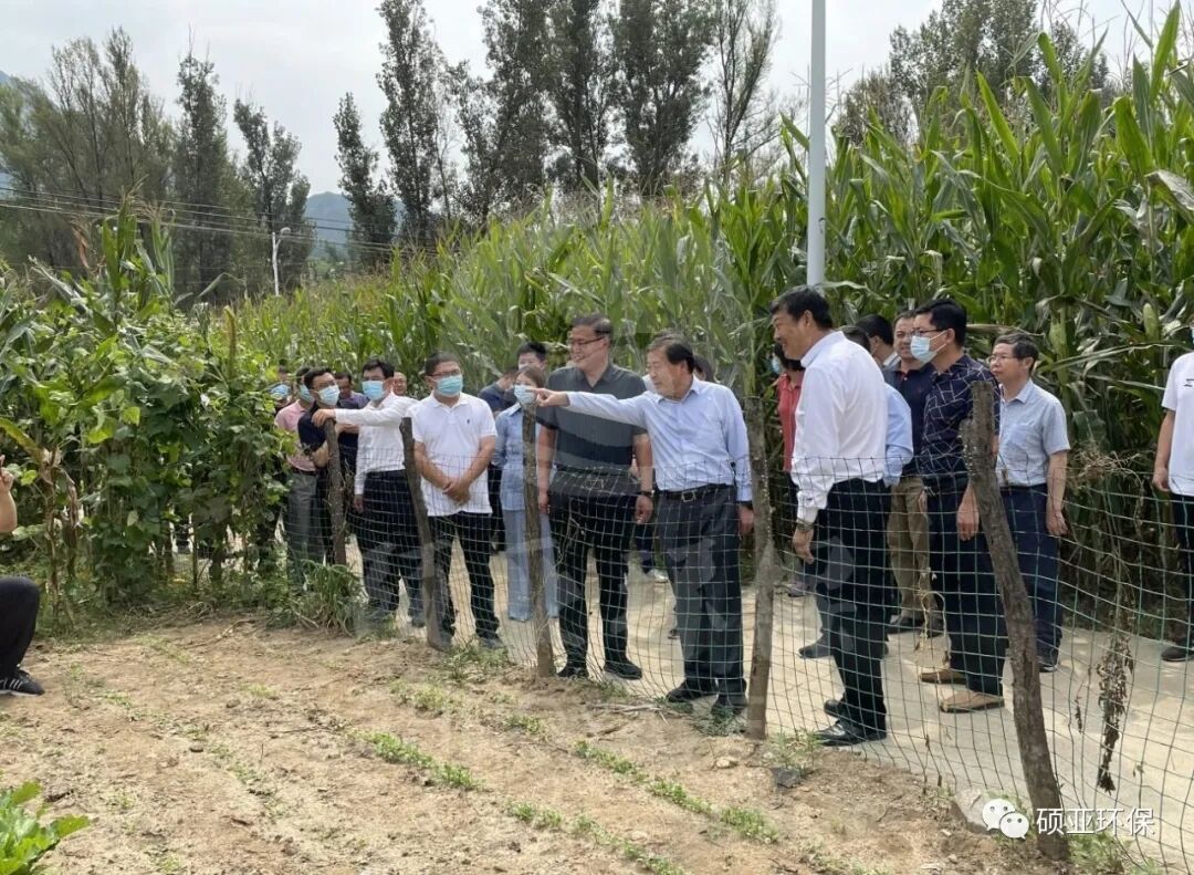 生態(tài)環(huán)境部土壤生態(tài)環(huán)境司司長蘇克敬等領(lǐng)導(dǎo)蒞臨隆化縣視察我公司項(xiàng)目