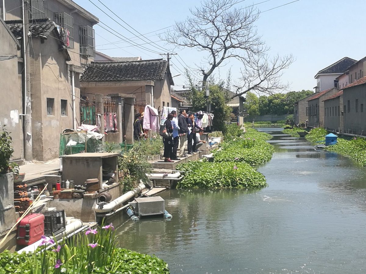 阮家浜水域張家港市水利局局長(zhǎng)一行考察我公司項(xiàng)目-碩亞環(huán)保