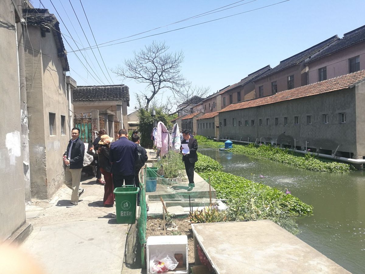 阮家浜水域張家港市水利局局長(zhǎng)一行考察我公司項(xiàng)目-碩亞環(huán)保