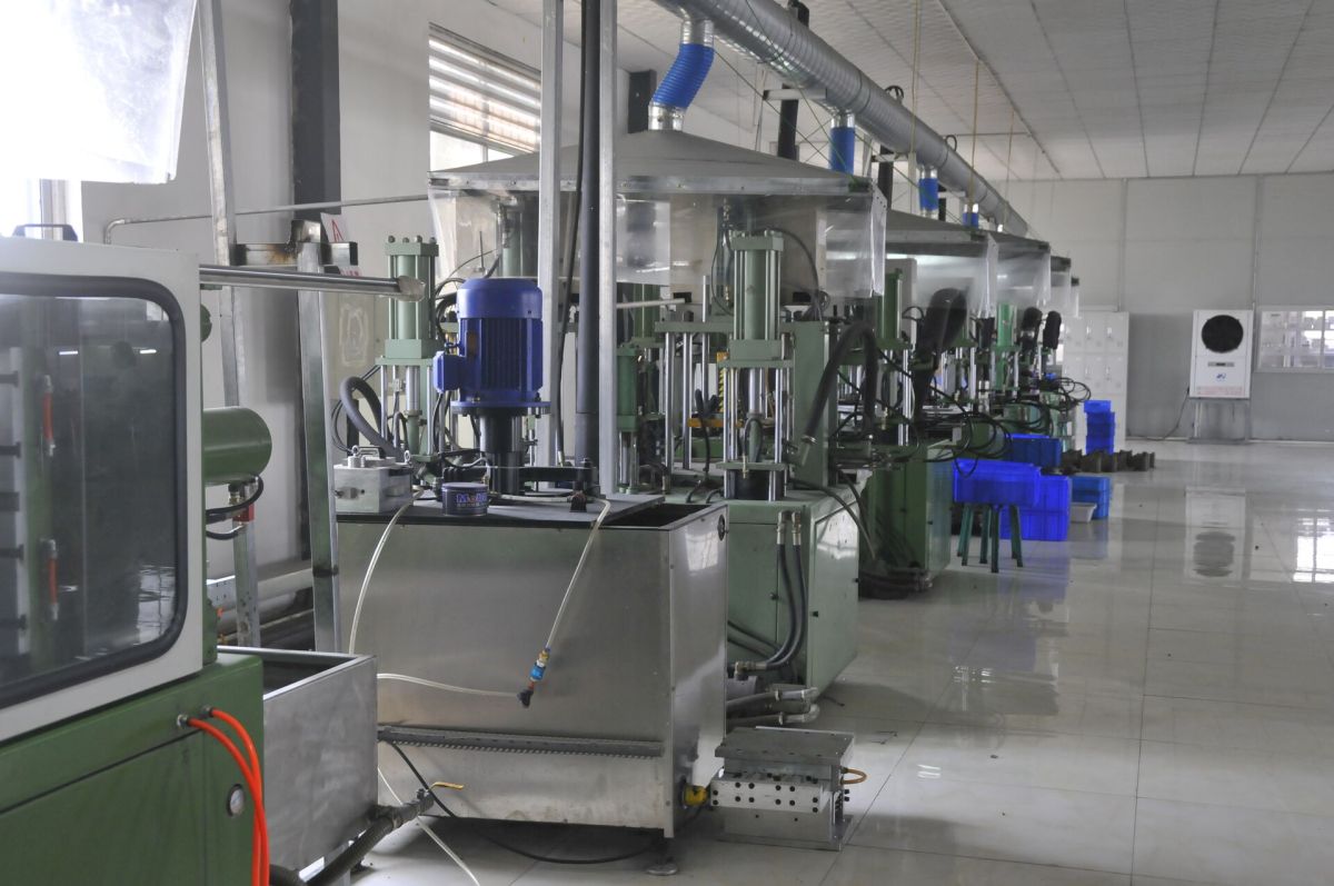 4.射蜡机wax injecting machine.JPG