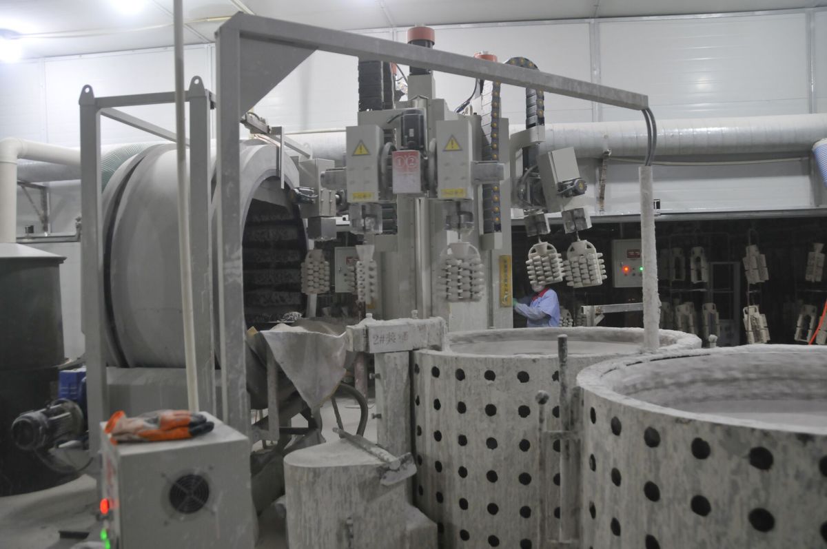 7.制壳机械手shell making machine.JPG