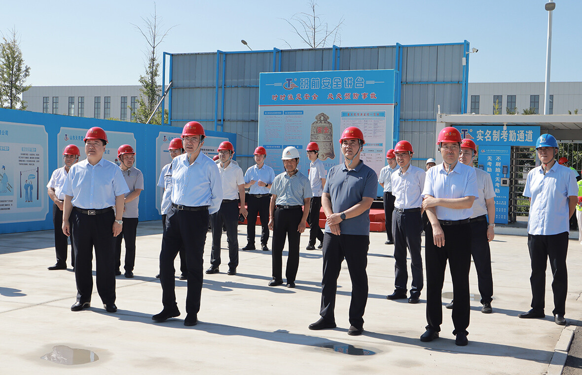 淄博市副市长沙向东一行到淄博区域 管理中心承建项目开展建筑施工安全生产调研工作
