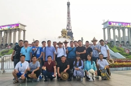 青岛区域总部组织员工到深圳、海南外出考察学习