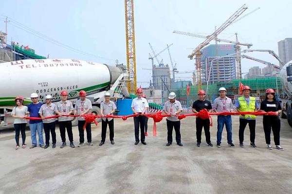 济南中央商务区360米超高层A-1地块（南地块）项目超大方量基础浇筑刷新公司纪录