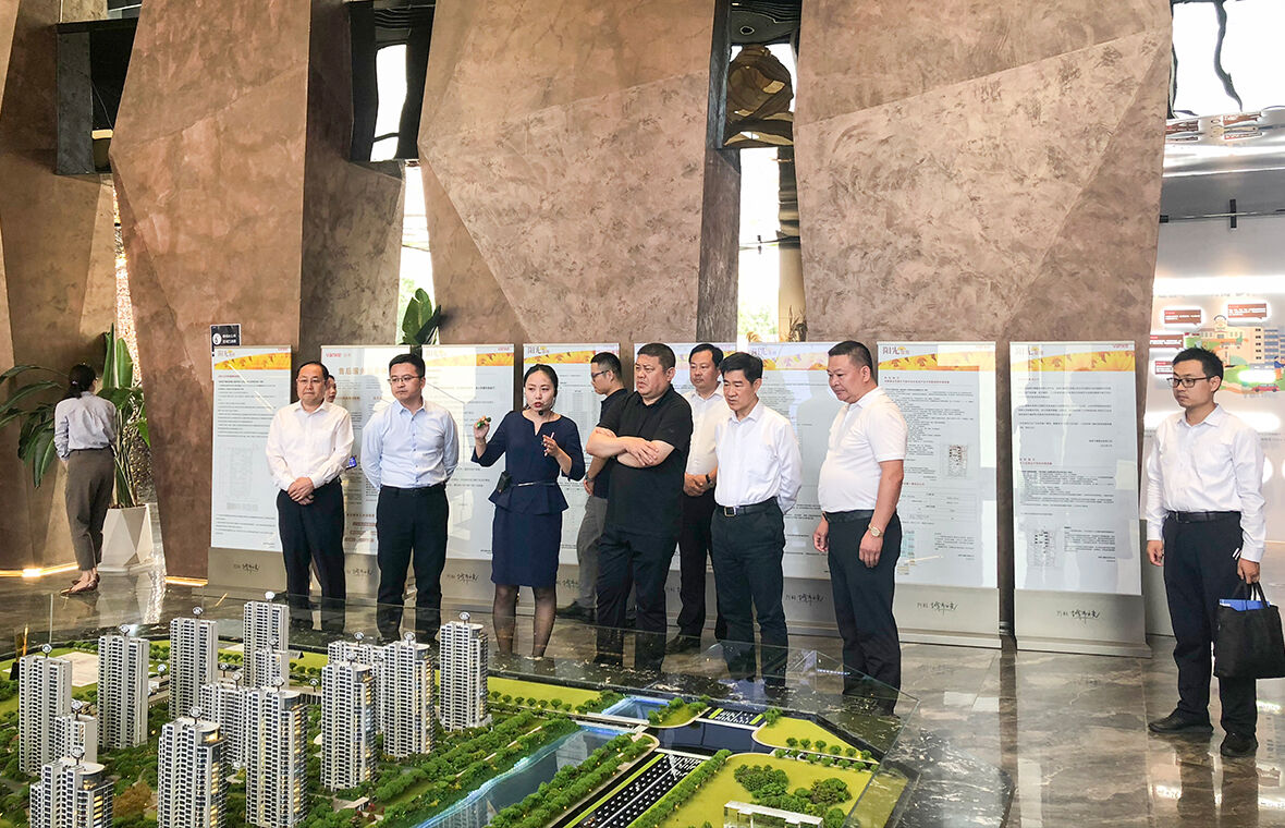 淄博市人大常委会党组书记、主任孙庆雷一行到淄博区域管理中心万科·城市之光项目调研指导