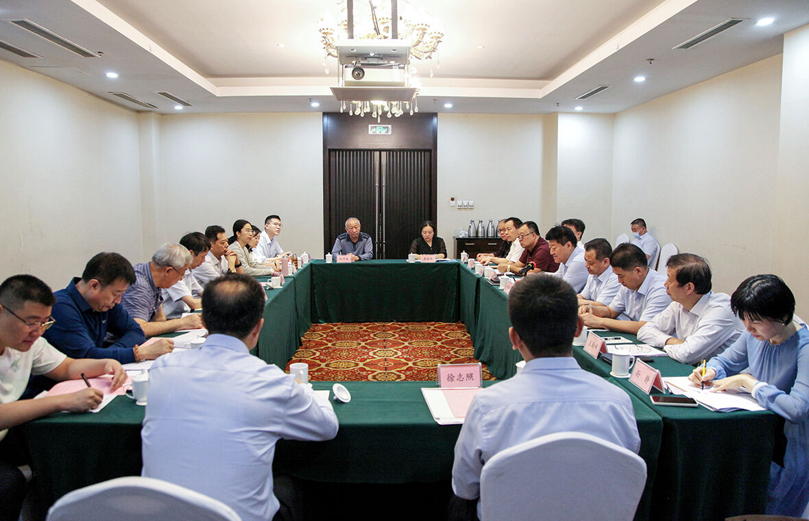 中建协调研组来淄 淄博市建协会长田茂军汇报全市建筑业情况