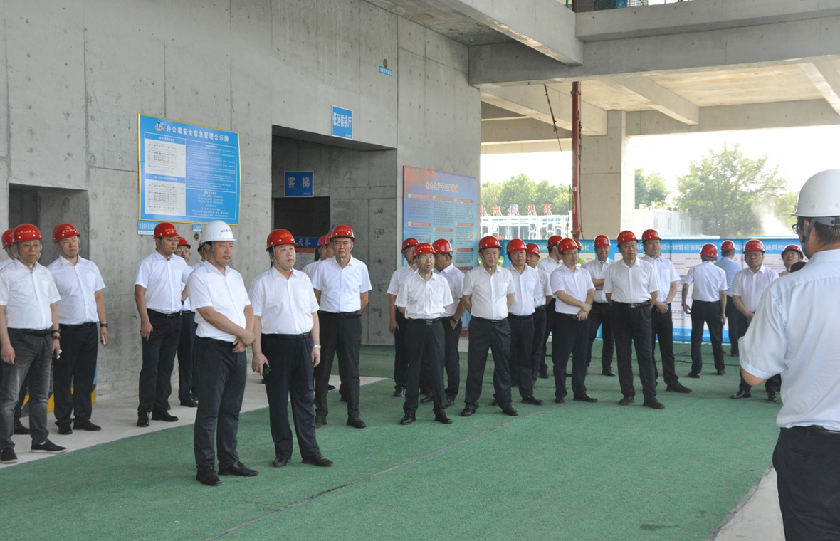 淄博区域管理中心中金大厦项目迎接潍坊昌大建设集团总裁朱九洲一行观摩交流