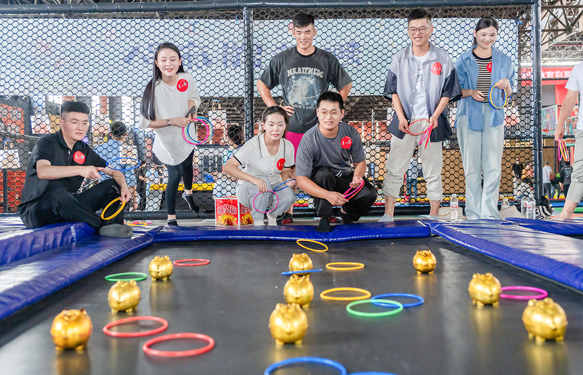 直击“天齐集团趣味蹦床趴”青年联谊活动现场