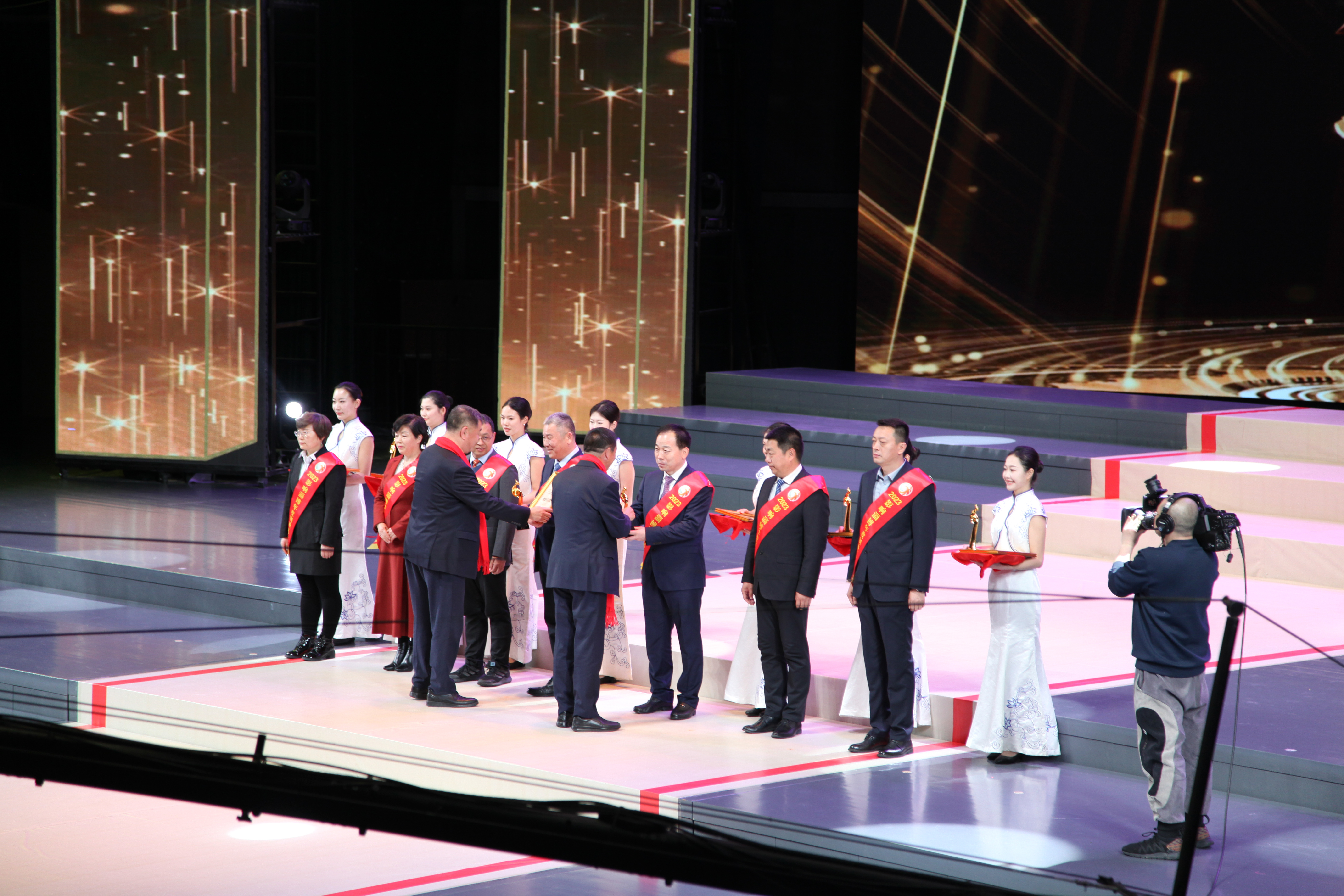 集团公司总经理吕茂森荣获2023第五届“影响淄博”年度创业人物