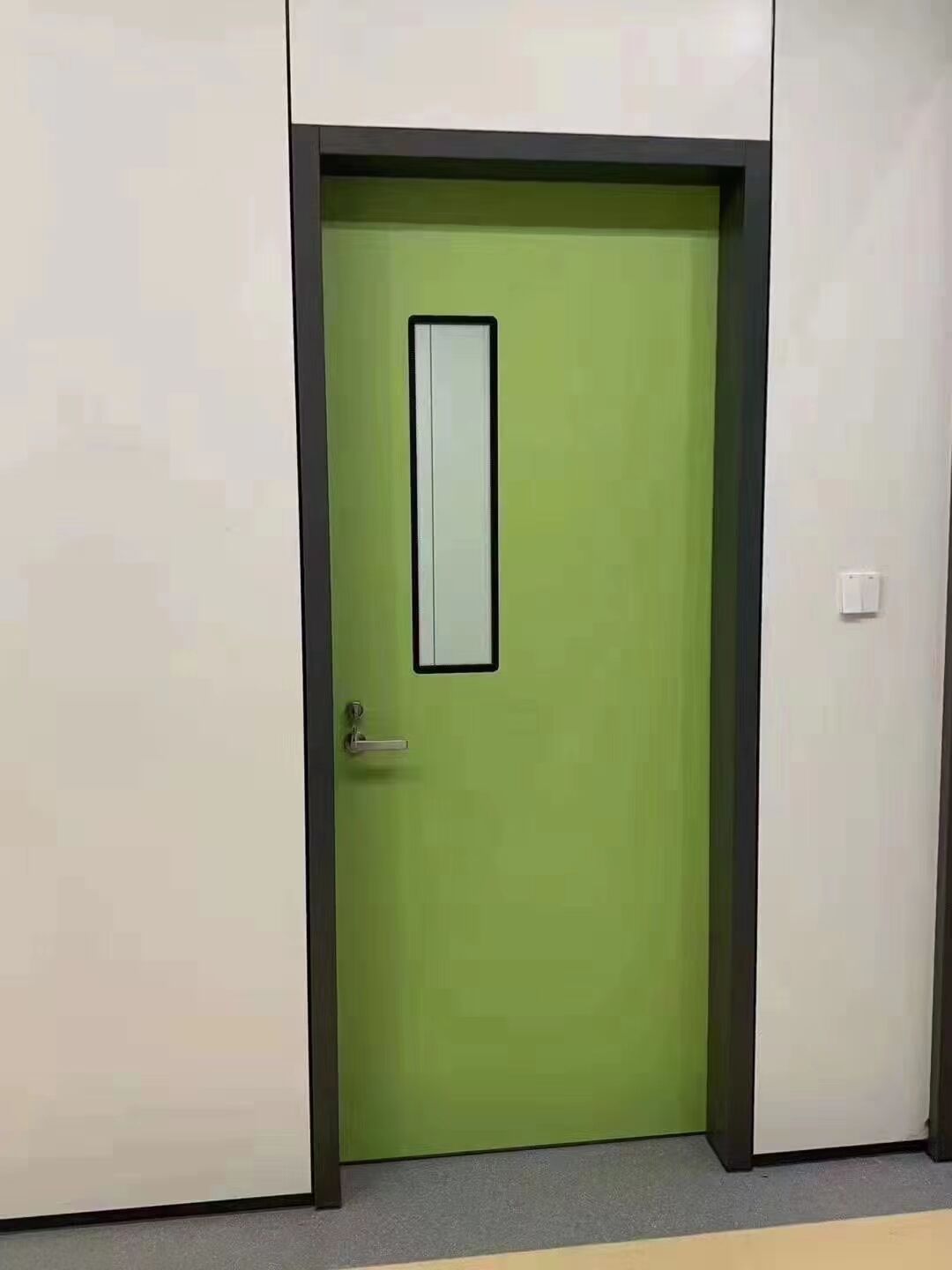 病房门需要一个具有一种良好的防水性能