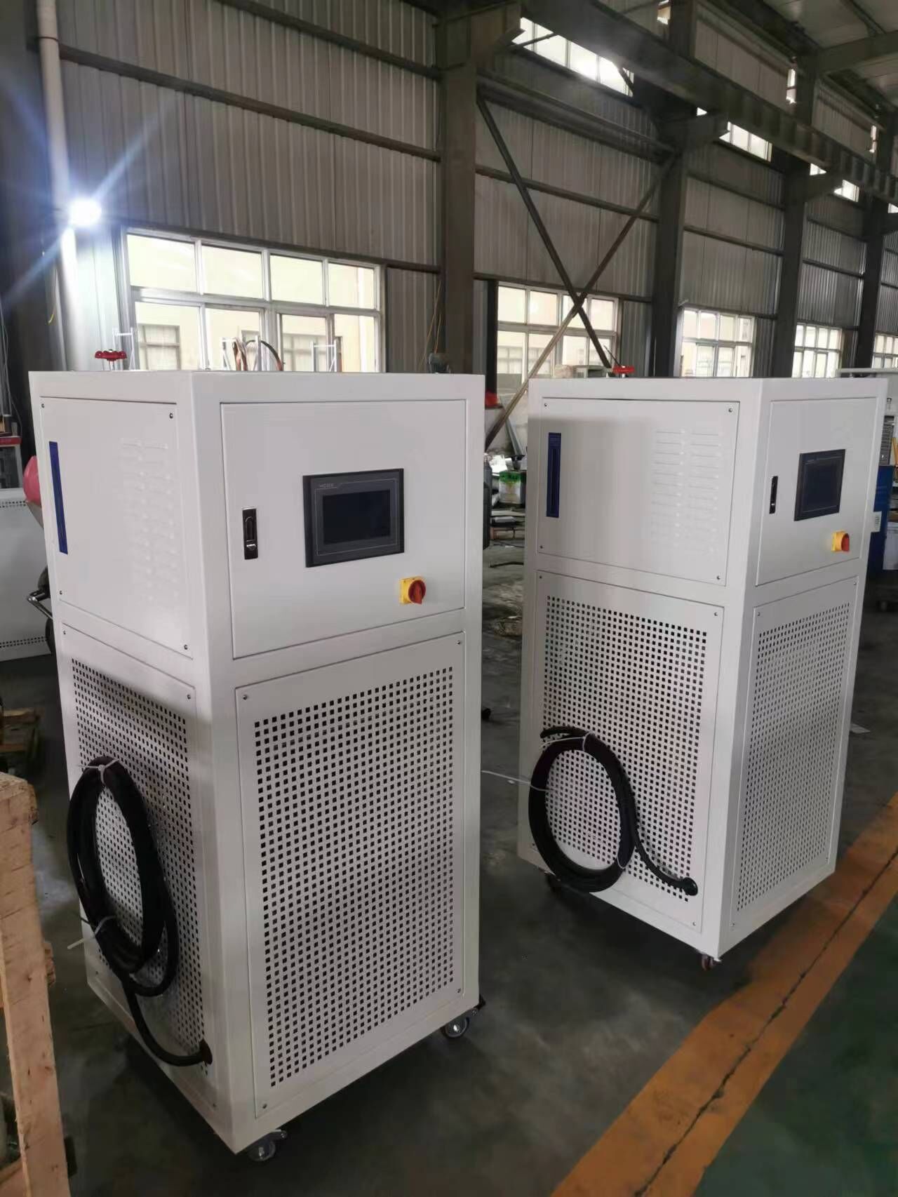 制冷加热一体机在常见行业中的配套应用