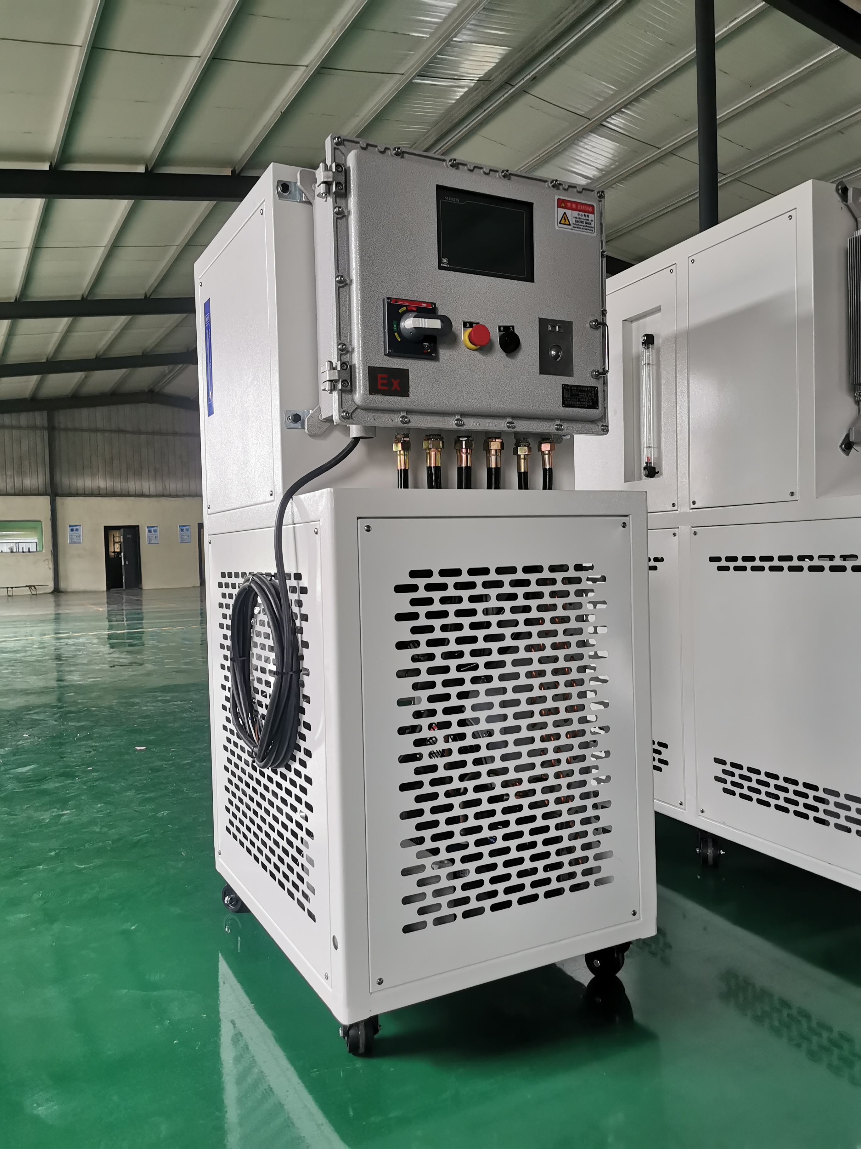 实验室远程防爆型高低温一体机