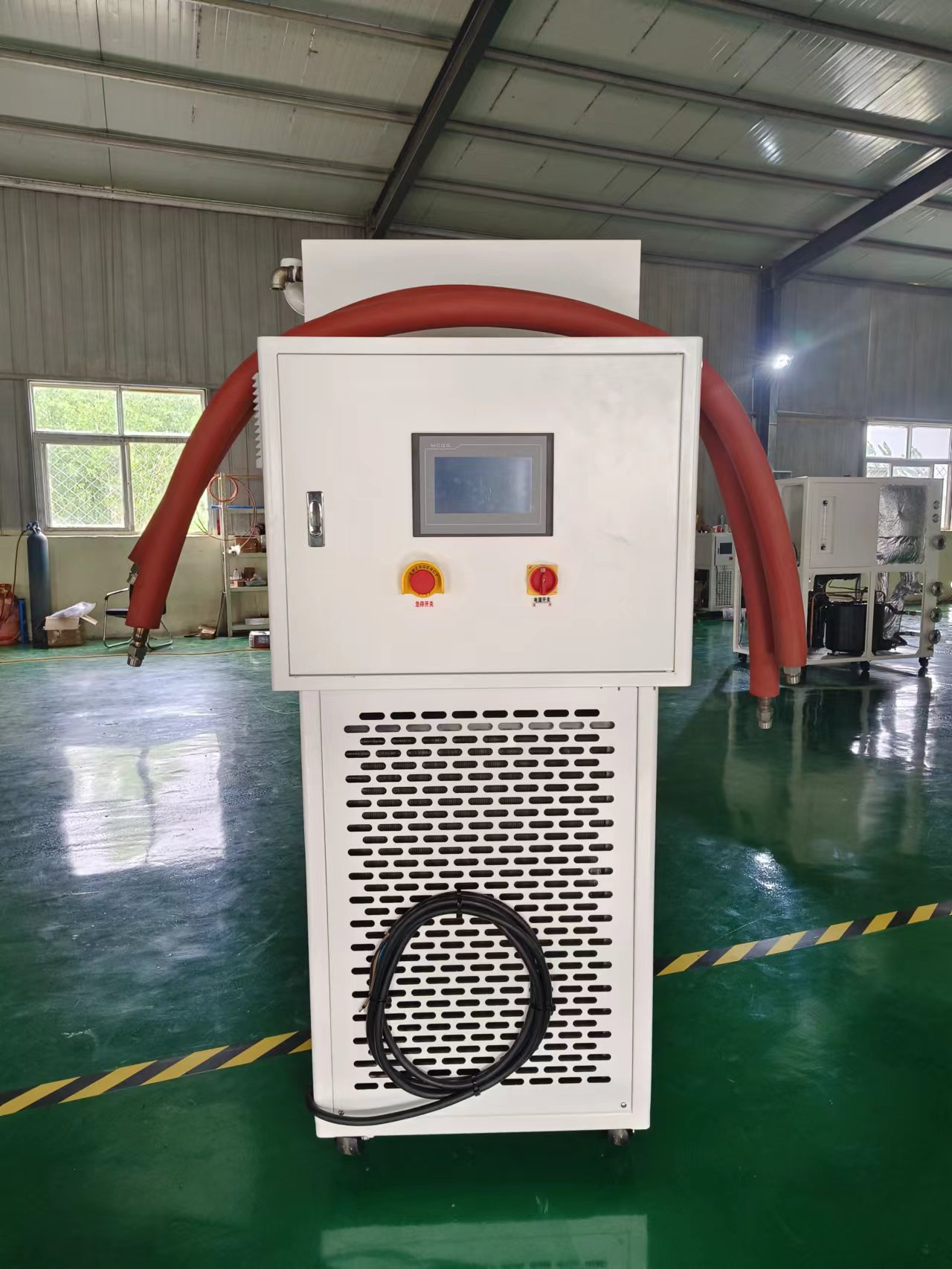 实验室高低温一体机：自动控温，高效保障实验精度！