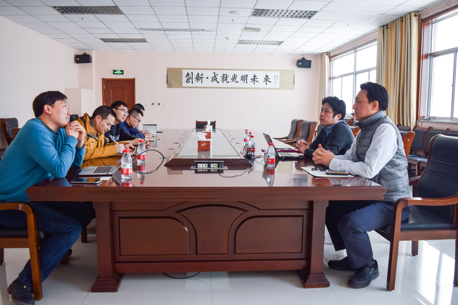 夏普激光半导体事业部莅临公司参观