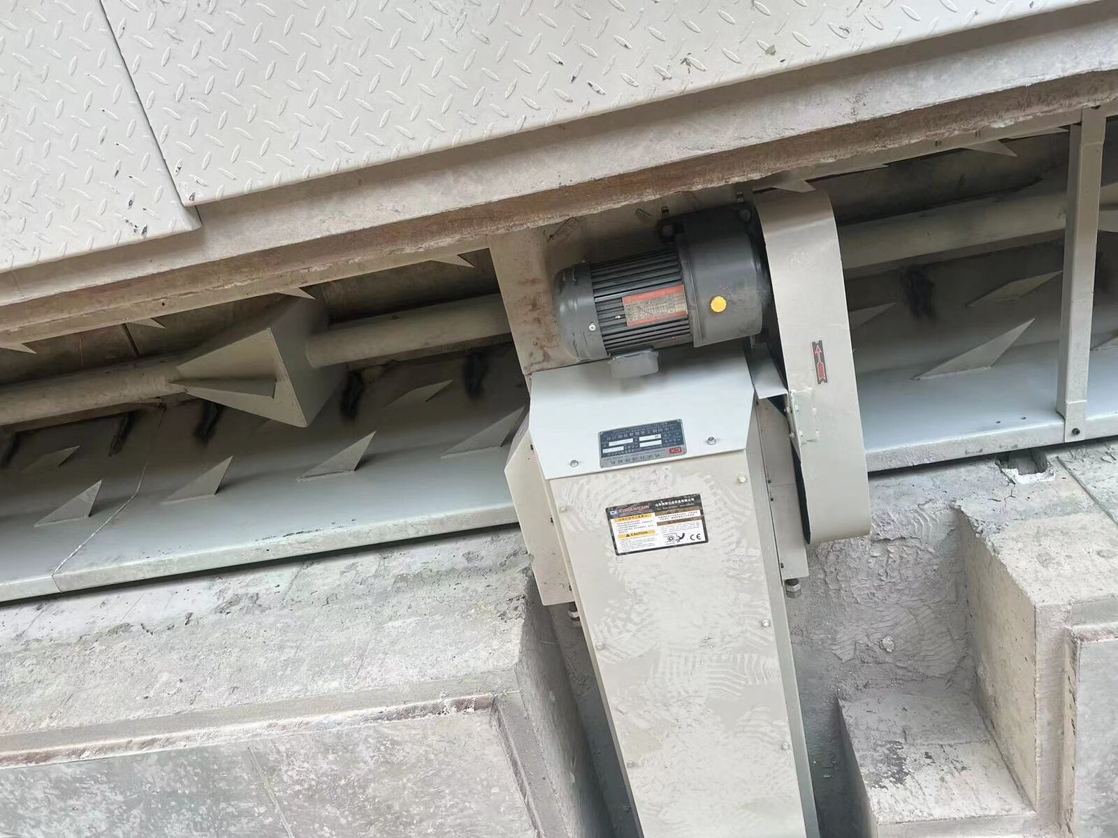 步進(jìn)式排屑機(jī)