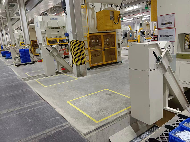 新能源電池沖壓線集中排屑項目