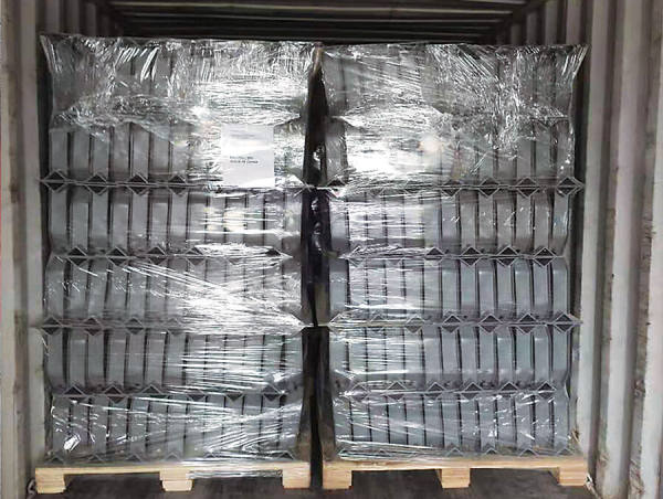 Wooden pallet packing bracket Wooden pallet packing bracket