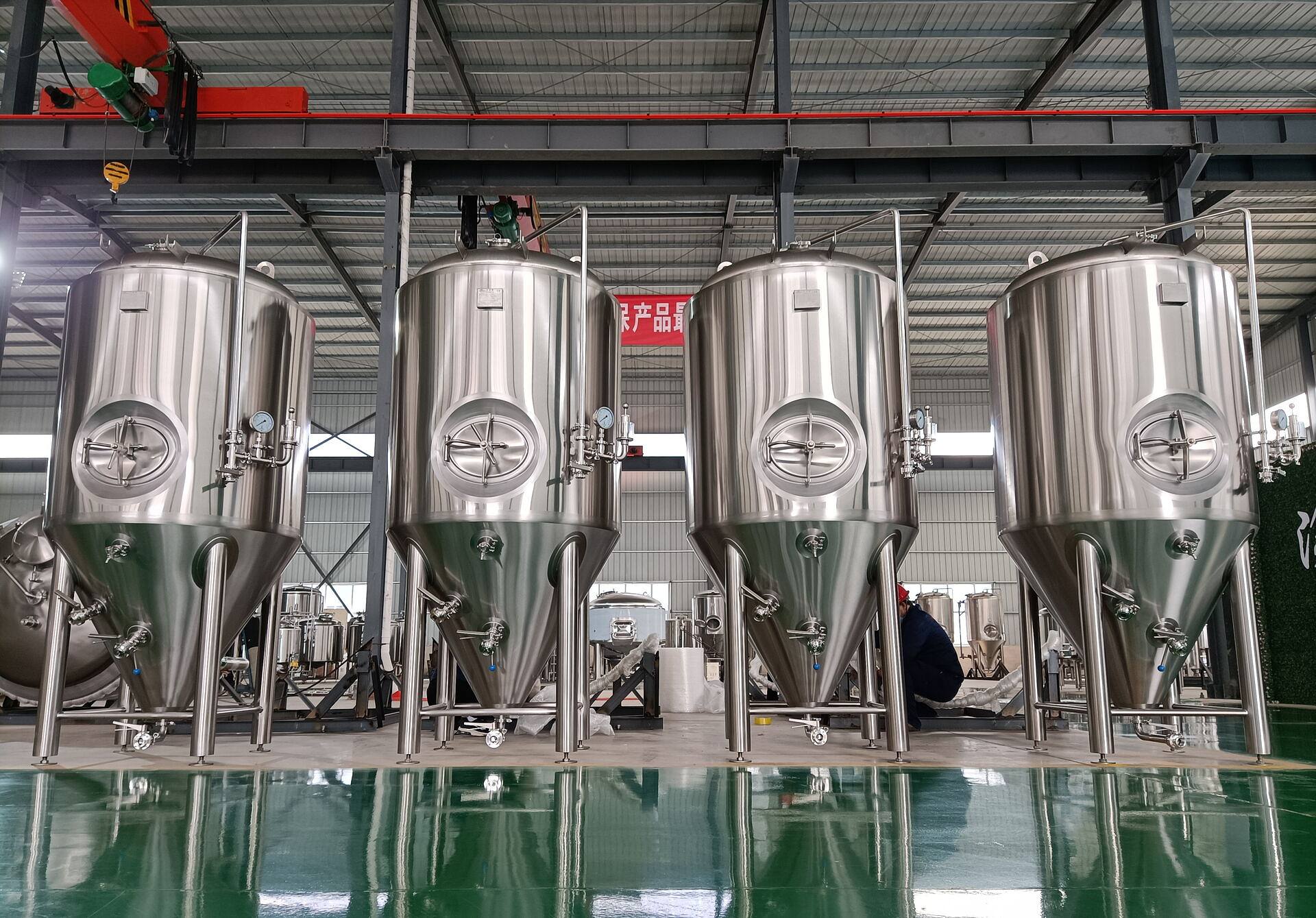 1000L fermenter 7.jpg