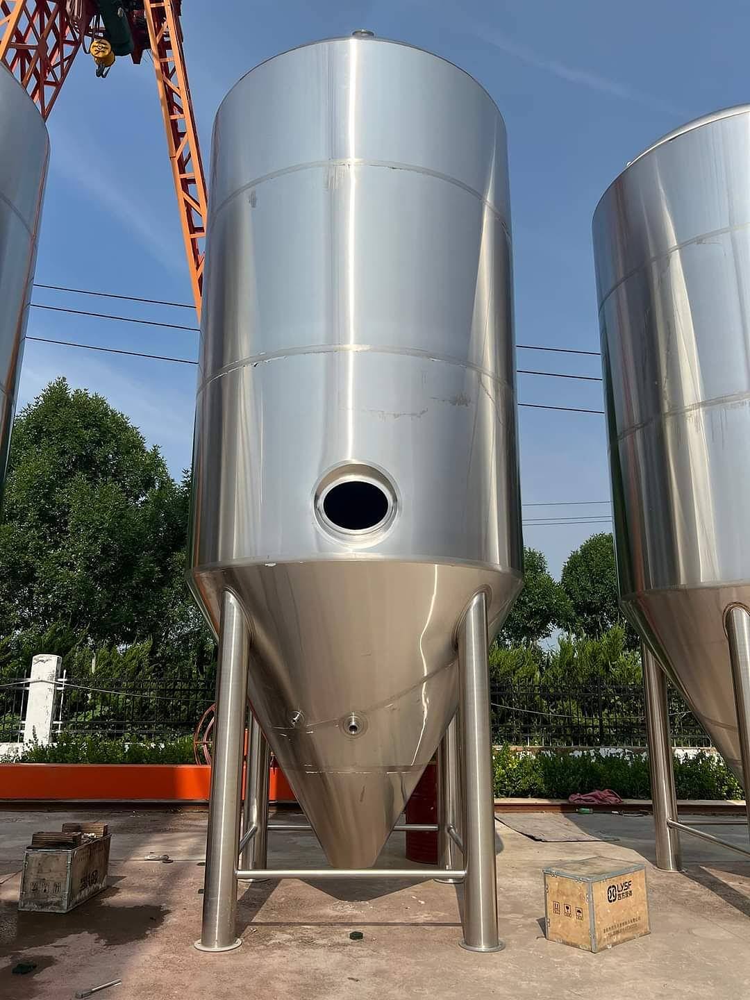 conical cylindral fermenters