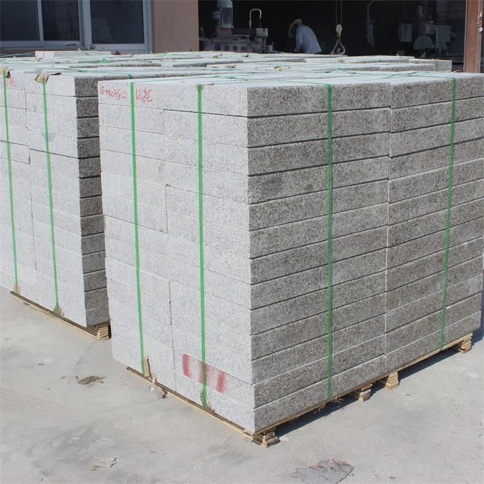 五莲花路沿石出现损坏以及变坏的原因